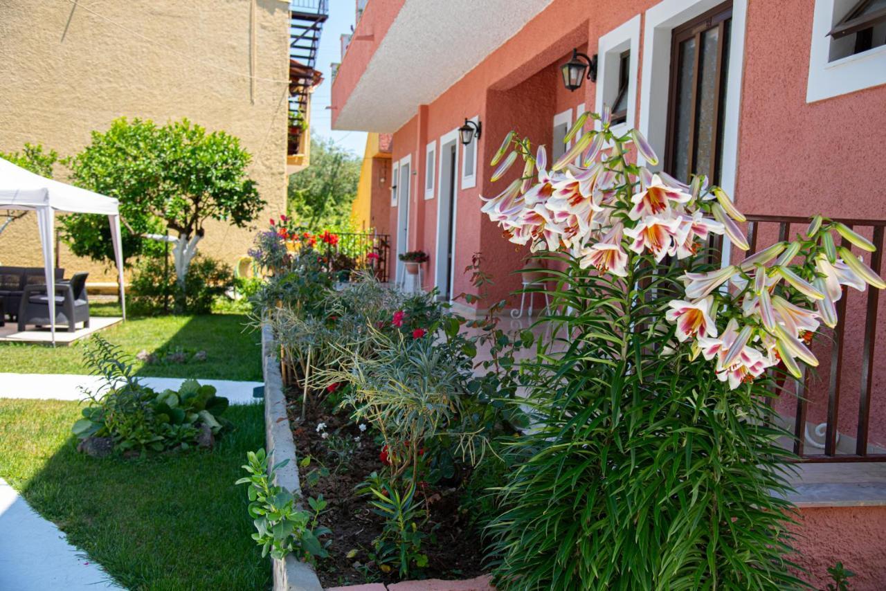 Costas Apartments Mesongí Exterior foto