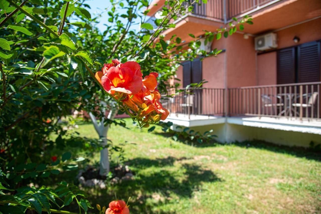 Costas Apartments Mesongí Exterior foto